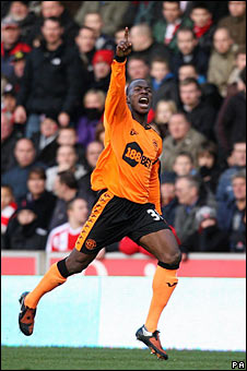 El futbolista hondureño Maynor Figueroa, del Wigan Athletic