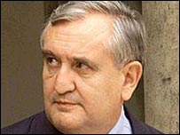 O primeiro-ministro francês, Jean-Pierre Raffarin
