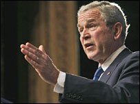 George W. Bush nos Emirados Árabes Unidos 