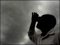 तूफ़ान के आसार