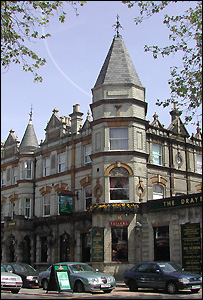 Drayton Court Hotel của năm 2004