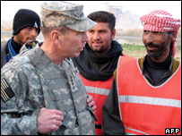 ABD'li komutan ve Sünni milisler