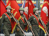 روسی فوج مارچ کرتے ہوئے