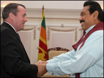 Mr. Fox (l) meets President Rajapaksa in Colombo (photo: Chandana Perera)