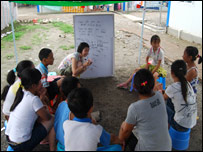 孩子王姜夔在安县桑枣镇救助站