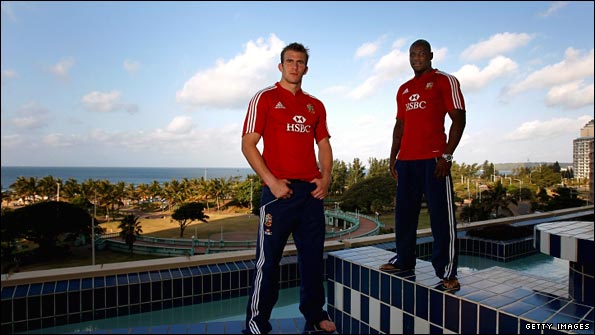 Tom Croft (left) and Ugo Monye strike a pose outside the team's hotel in Durban.jpg