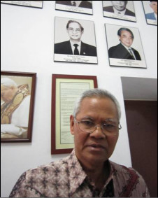 Andreas Yewangoe ikut aktif dalam dialog antaragama