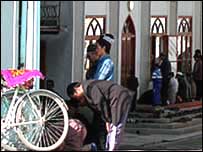 Ўшдаги масжидда ибодат