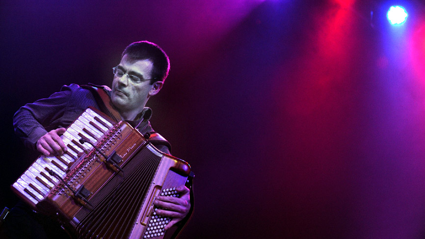 Alan Kelly of The Michael McGoldrick Band. Photo by Louis Decarlo