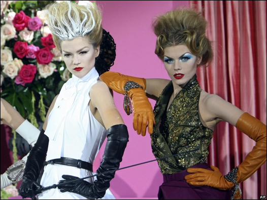 Diseños de John Galliano