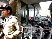 لال مسجد کے اندر کا منظر