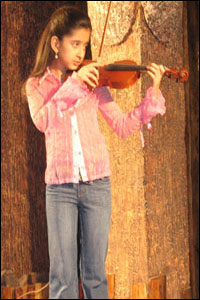 شگوفه عارفيان 