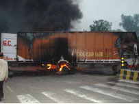 ट्रक में आग