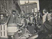 Lee Jones' Photo of poor people