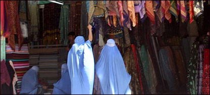 ميرمنې د اختر د جوړې اخيستلو پرمهال