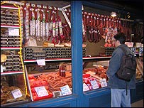 Dân Hungary lo rằng giá thịt sẽ tăng sau ngày vào EU