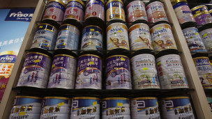 香港店铺售卖的奶粉