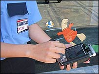 Segurança em Atenas usa palmtop com sistema de localização Egnos