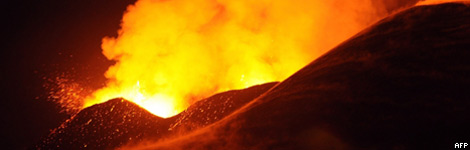 Nyamulagira volcano erupting, Democratic Republic of Congo