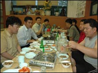 Kim Byong-hoon và các chú rể Hàn