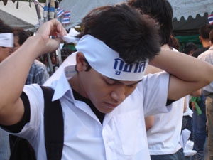 Thắt băng đeo mang thông điệp phản đối