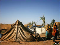Mulheres de Darfur em campo de refugiados no Chade (foto de arquivo)