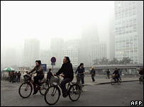 دوچرخه سواری در هوای آلوده پکن