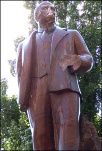 Пошкоджений Ленін