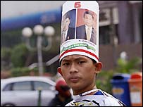 انڈونشیا میں پہلی مرتبہ براہ راست انتخاب کے ذریعے صدر کا چناؤ کیا جا رہا ہے