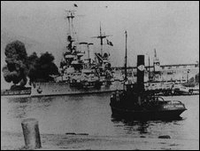 німецький корабель обстрілює польський берег, 1 вересня 1939р.
