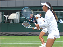 彭帅和晏紫在比赛中