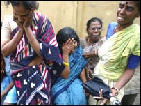 मृतकों के रिश्तेदार