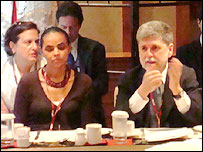 A ministra Marina Silva e o chanceler Celso Amorim durante reunião em Bali (Foto: Divulgação MRE)