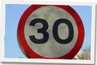 Arwydd 30 milltir yr awr