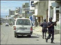 Policiais no Haiti