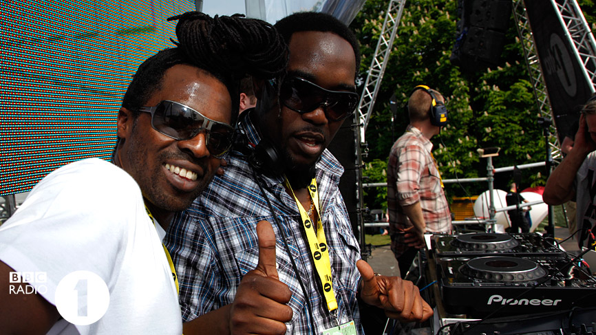 Seani B keeps Ras company on the decks