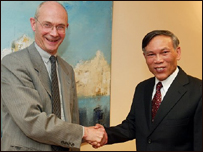 Ông Trương Đình Tuyển và Tổng giám đốc WTO Pascal Lamy