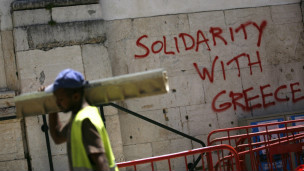 Khẩu hiệu bày tỏ đoàn kết với Hy Lạp tại Lisbon