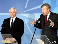 دبيرکل ناتو و وزير دفاع آمريکا