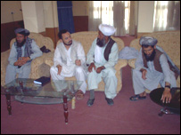 د مشرانو جرګې د کميسيون غړي