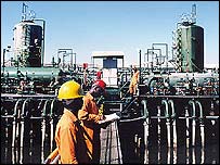 Nijerya'da bir petrol rafinerisi