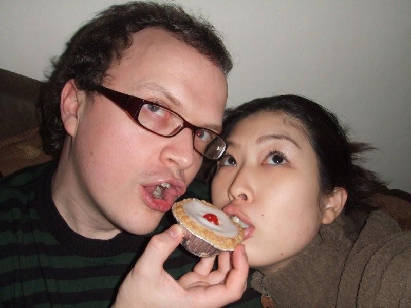 Tomono and Lewis enjoying a Bakewell Tart
