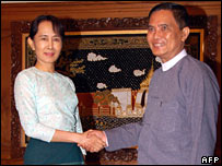 Bà Suu Kyi gặp ông Aung Kyi