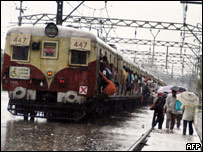 Série de explosões levaram caos à hora do rush na Índia