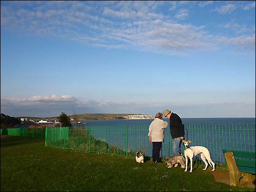 东部小镇Sandown和Shanklin之间的步行径风景最宜人。