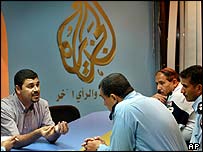 El Cezire'nin avukatı ve Irak polisi