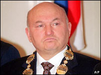 O prefeito de Moscou, Yuri Luzhkov