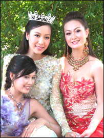 Hoa hậu Ngô Phương Lan, Á hậu một Teresa Lim và Á hậu hai Đặng Minh Thu