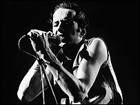 Joe Strummer (Sho Kikuchi)