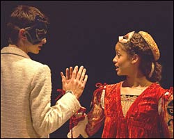 Andrew Garfield (Romeo), Gugu Mbatha-Raw (Juliet) 